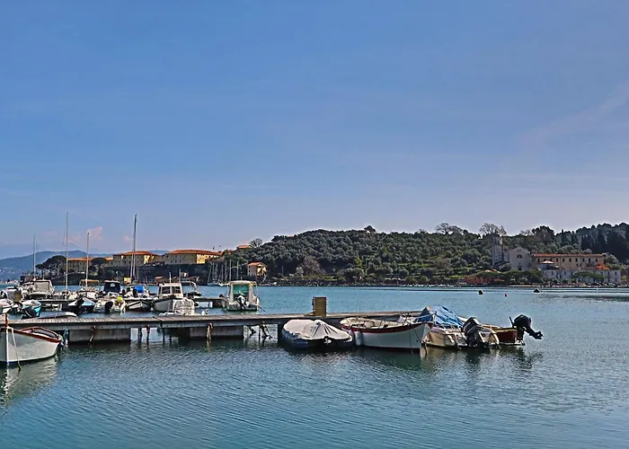Giulio's Terraces In The Bay Porto Venere
